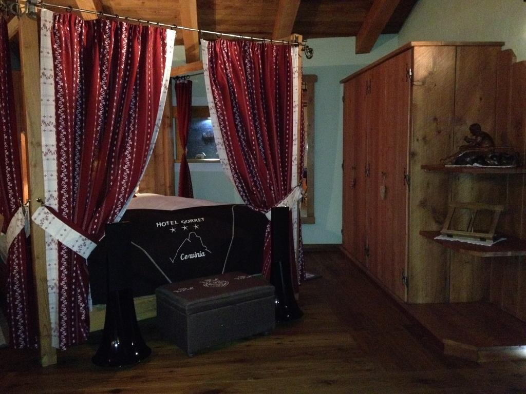 Hotel Meuble Gorret Breuil-Cervinia Rum bild