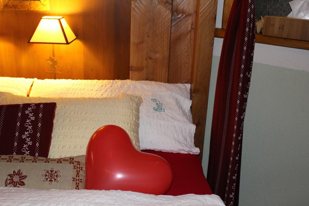 Hotel Meuble Gorret Breuil-Cervinia Rum bild