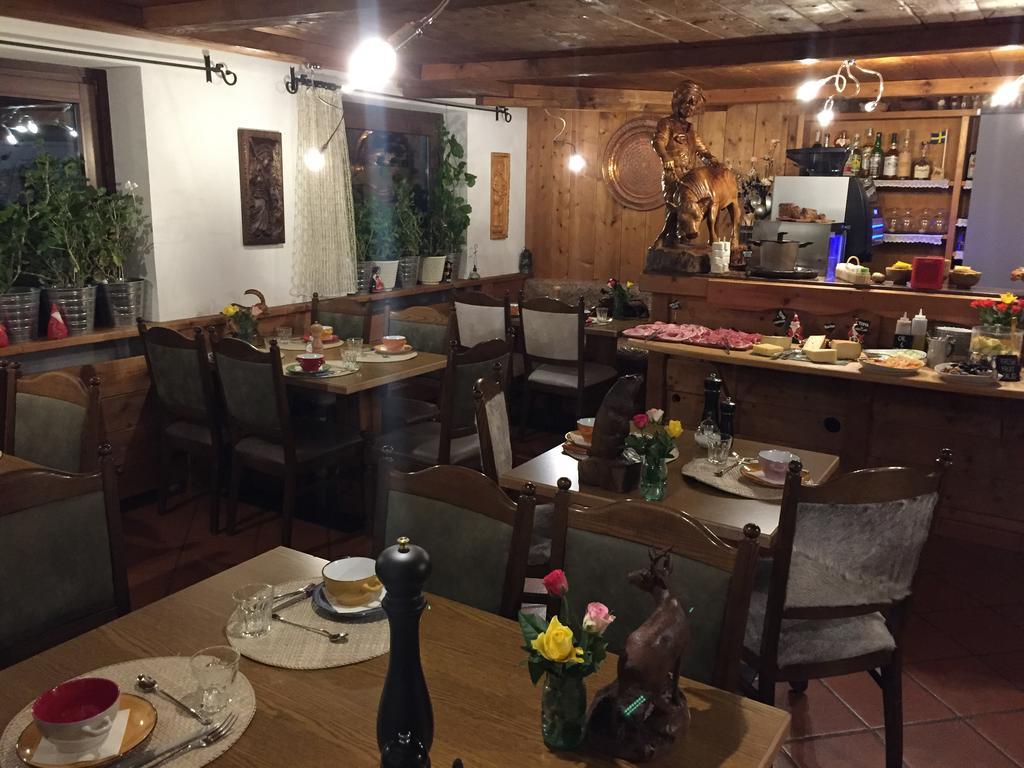 Hotel Meuble Gorret Breuil-Cervinia Exteriör bild