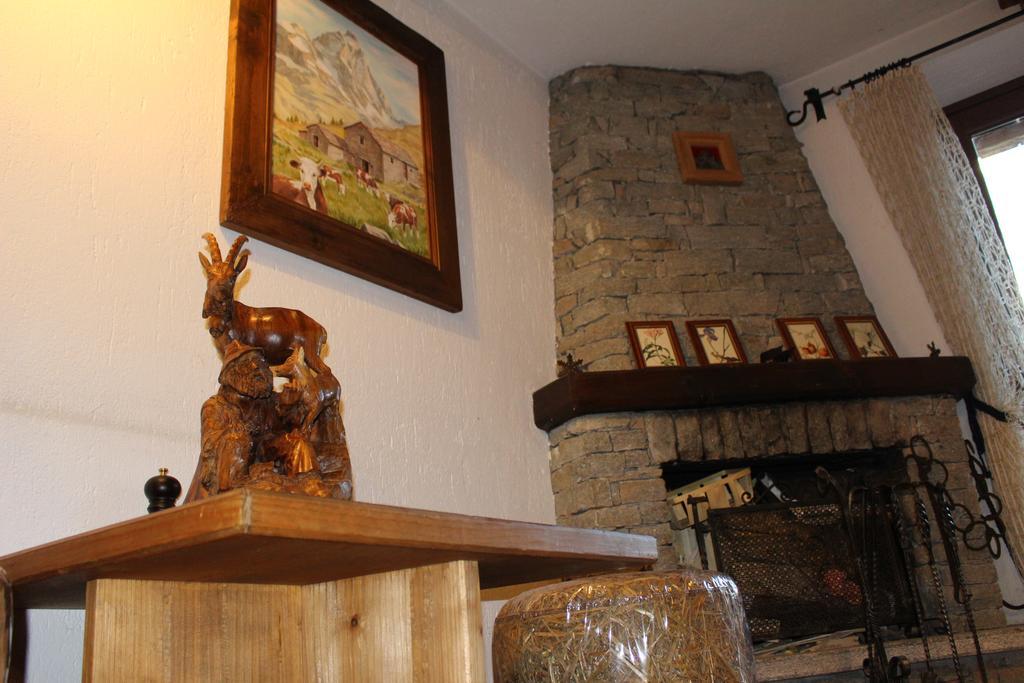 Hotel Meuble Gorret Breuil-Cervinia Exteriör bild