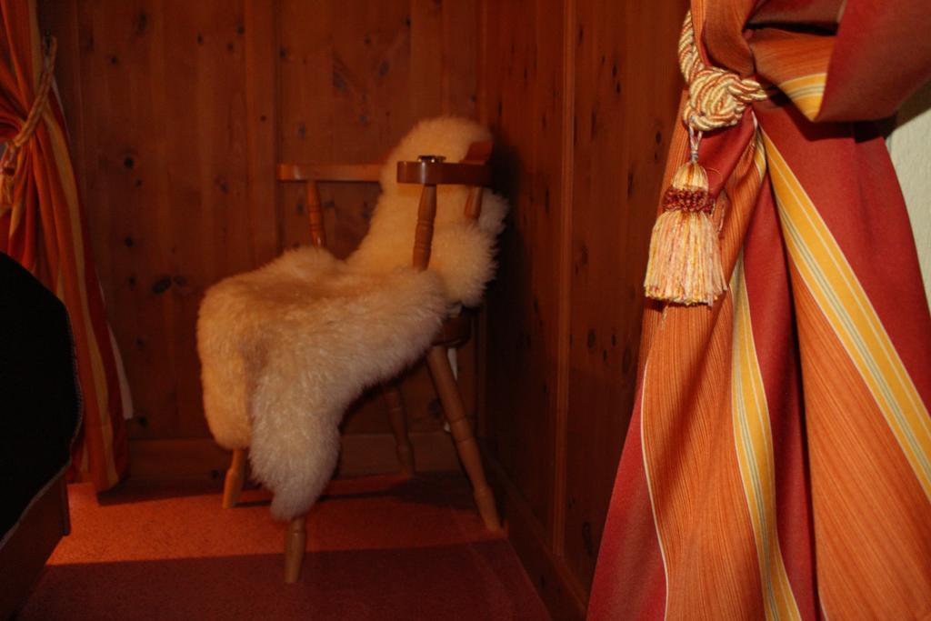 Hotel Meuble Gorret Breuil-Cervinia Rum bild